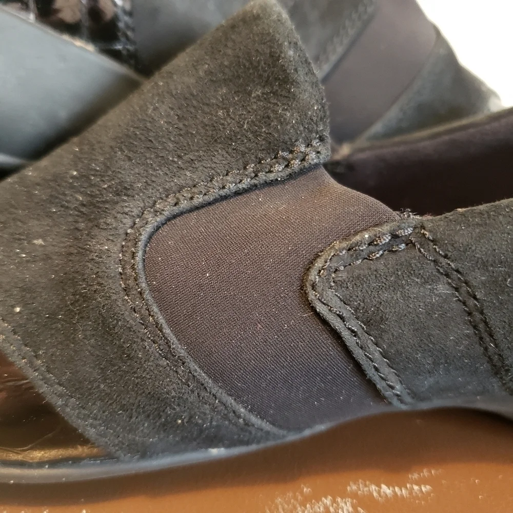 Clarks Black Faux Snakeskin Accent Suede Stretch